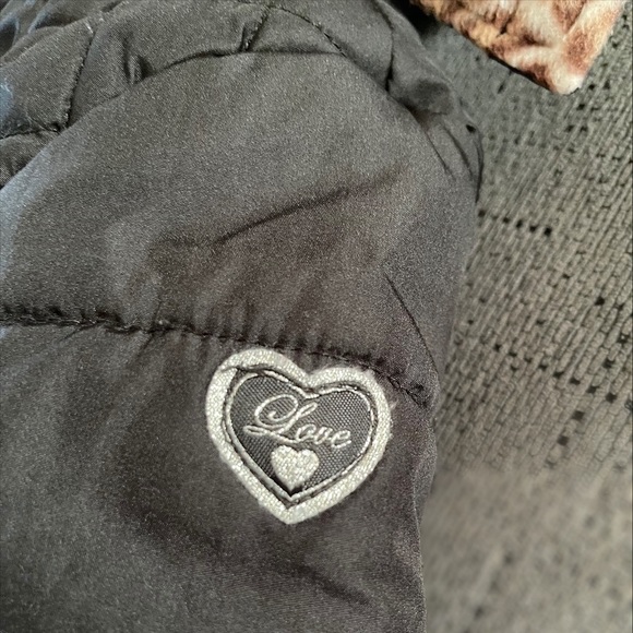 Quilted Black Jacket with Leopard Lining - Picture 4 of 4